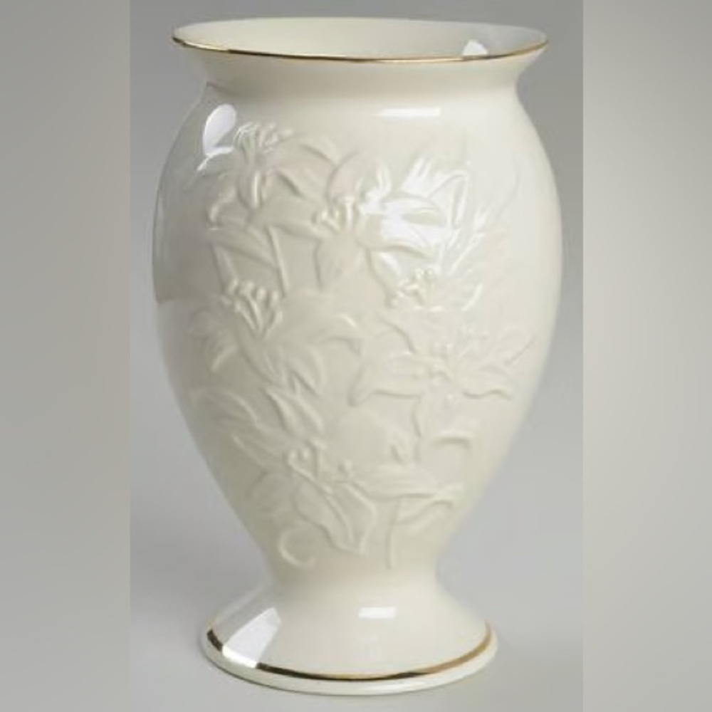 Lenox Ivory Tiger Lily Vase